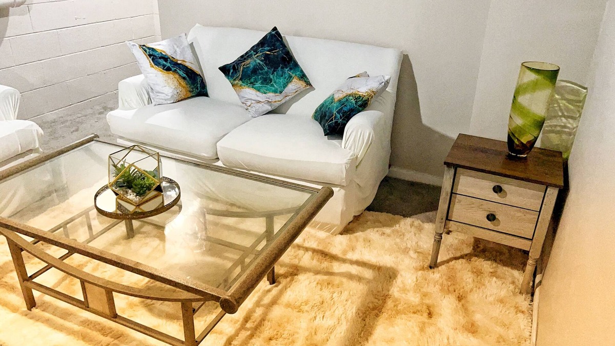 West Columbus Apartment | Cozy lower level apartment 10min from Columbus OH