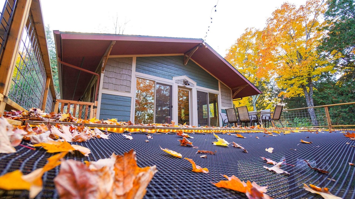 Lutsen House | Cozy Lutsen Cabin with Hot Tub, Deck Hammock & Projector