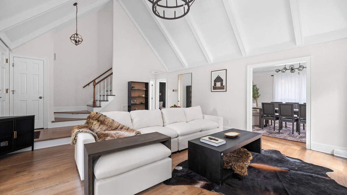 Marvin House | Cozy/Luxe Countryside Estate on Private Grounds in South CLT- King Suite!