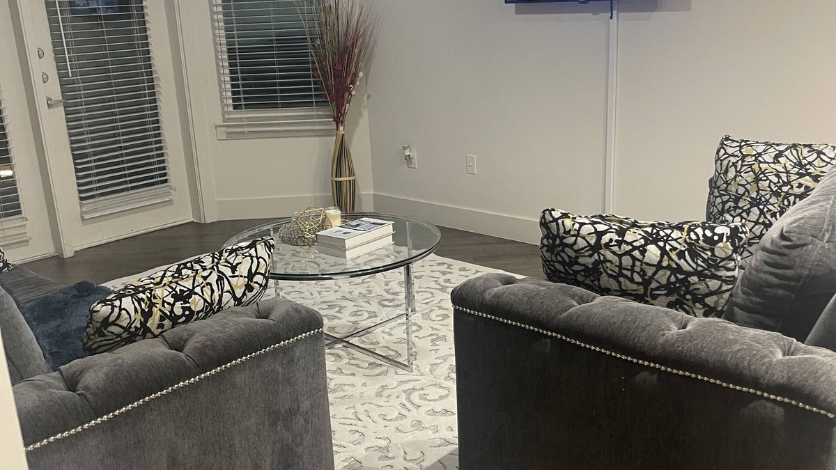 Westchase Apartment | Cozy, luxury 2bd 2bth midtown rental with pool