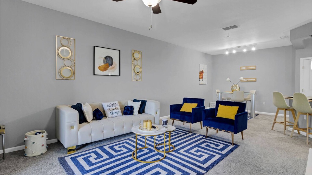 Ocoee Condo | COZY & LUXURY Apt with LAKE VIEW, cable and fast WiFi near all Attractions!