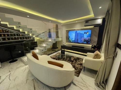 Accra Apartment | Cozy Luxury Hideout at Aburi, Ghana