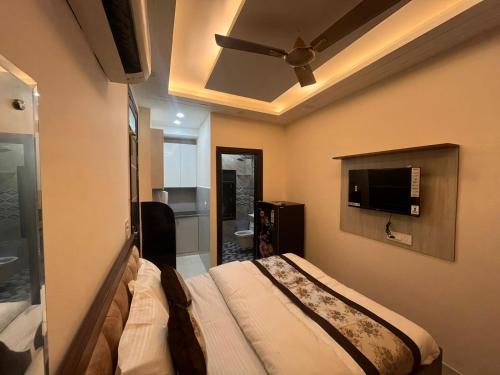 East of Kailash House | Cozy Luxury Retreat