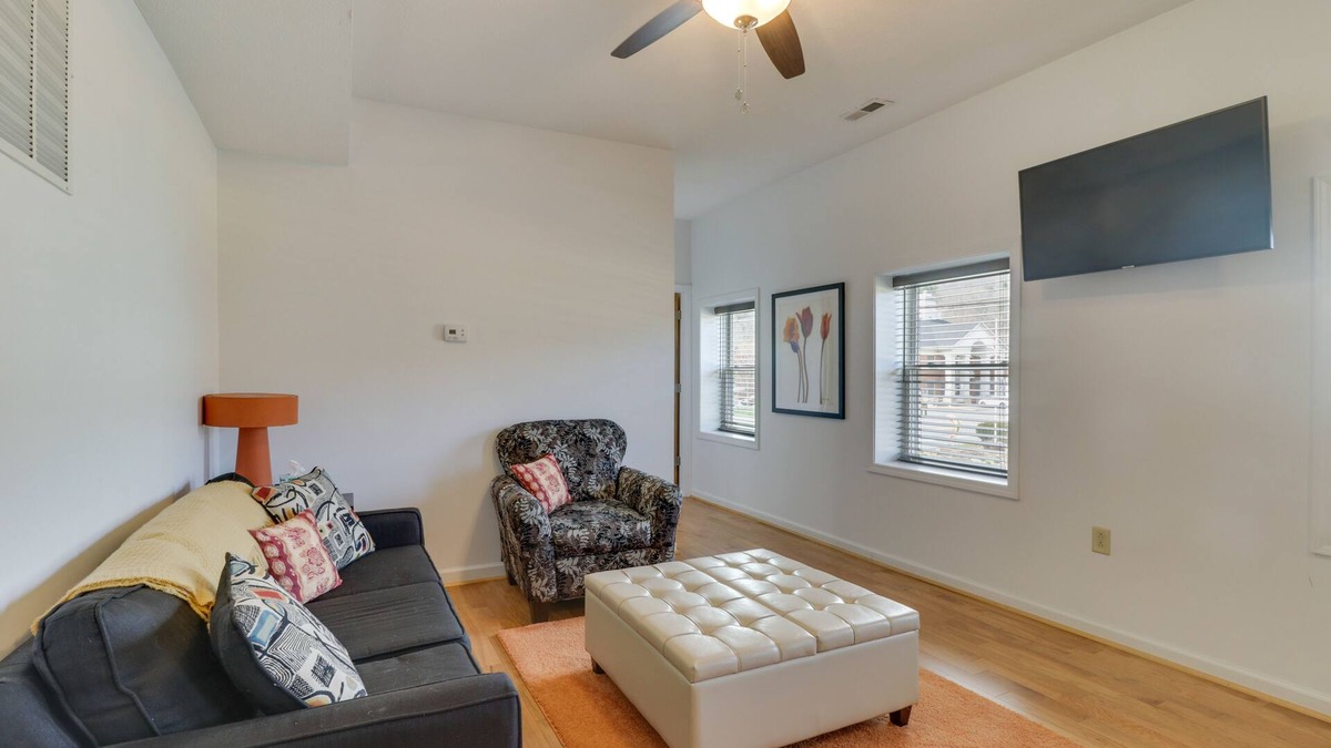 Marlinton Apartment | Cozy Marlinton Vacation Rental: Downtown Location!