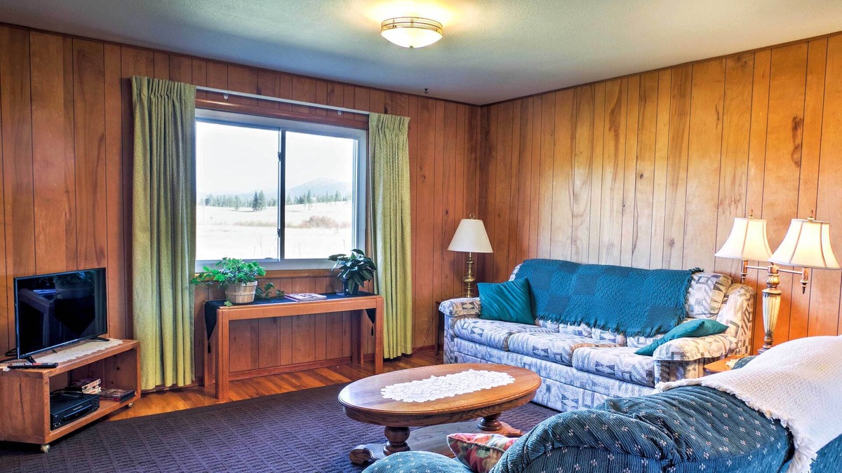 New Meadows House | Cozy McCall Area Home w/360 Degree Mountain Views