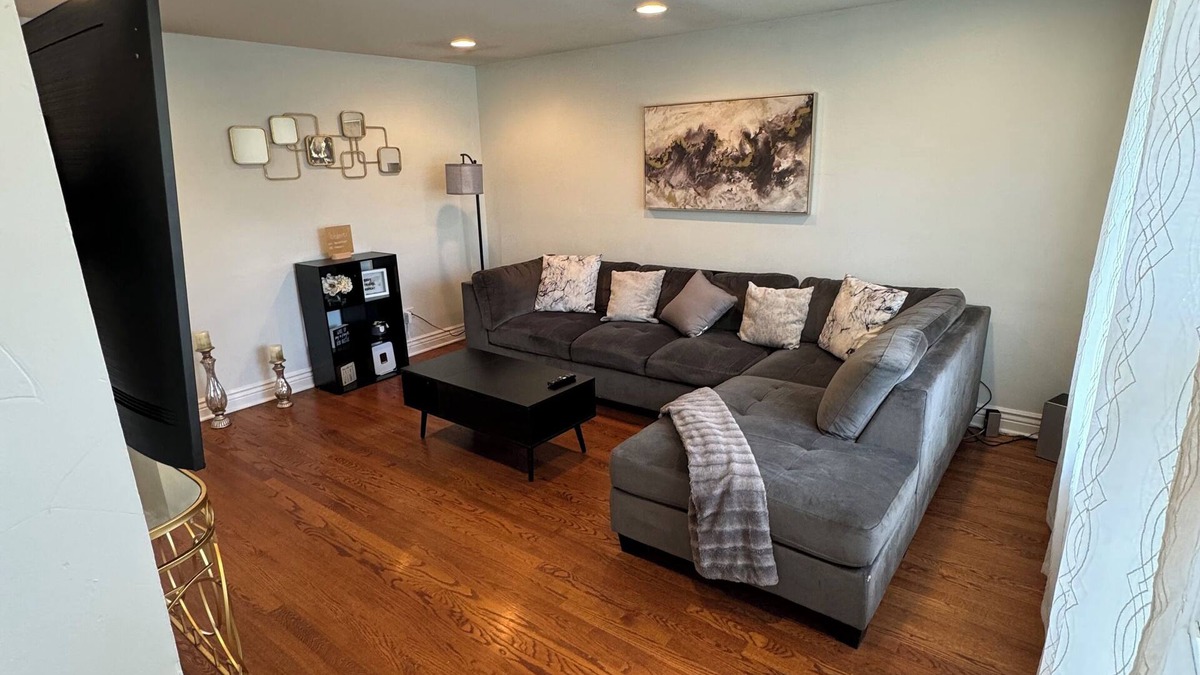 Garfield Ridge House | Cozy Midway Home