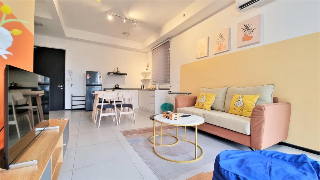 George Town Apartment | Cozy Minimalist Suite at Urban Suites Georgetown by SuperStay