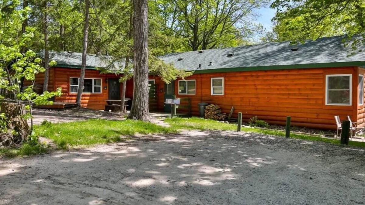 Puposky Cabin | Cozy Minnesota Cabin - Steps to Resort Amenities