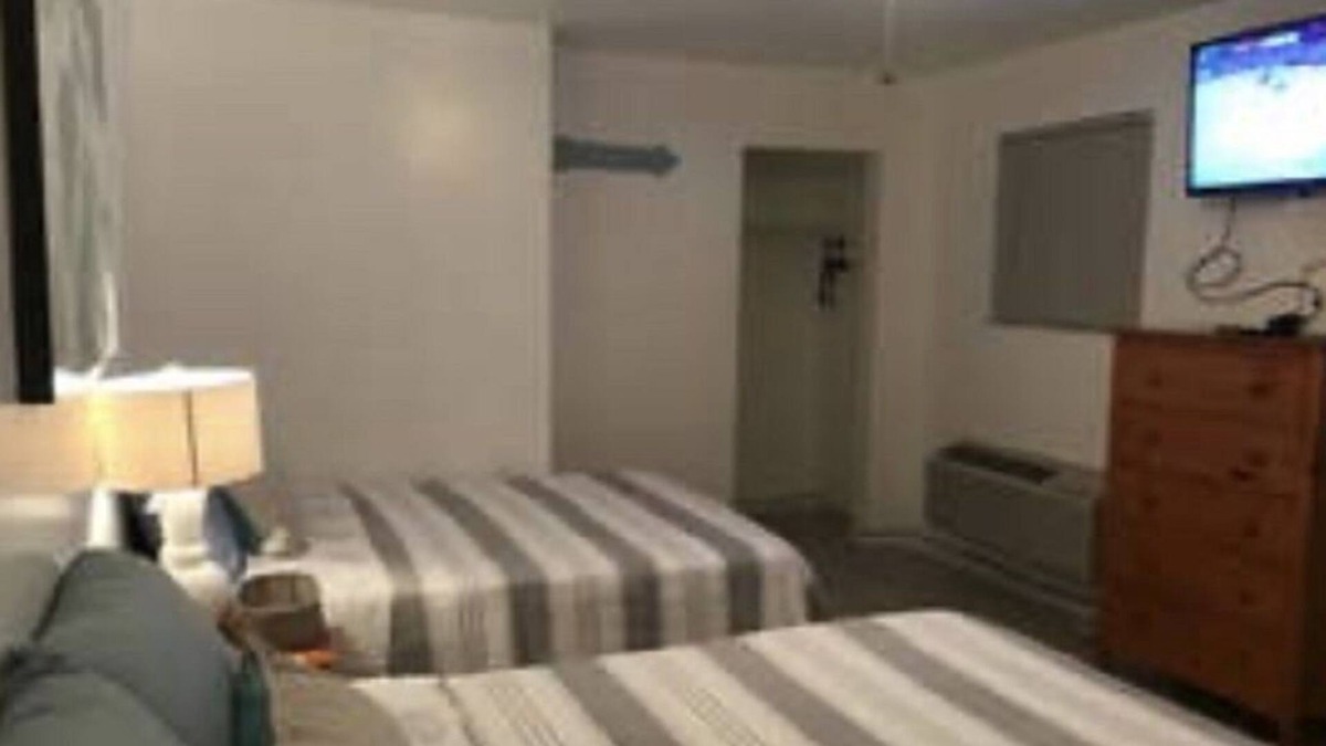 Misquamicut Apartment | Cozy Misquamicut Beach Condo