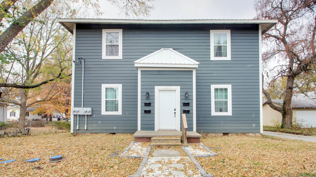 Nevada Apartment | Cozy Missouri Escape w/Balcony, Near Colleges!