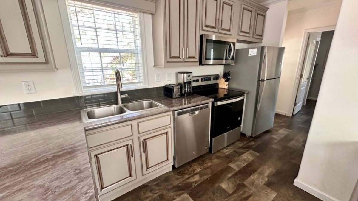 Crystal River House | Cozy mobile home in charming Crystal River with WiFi and AC