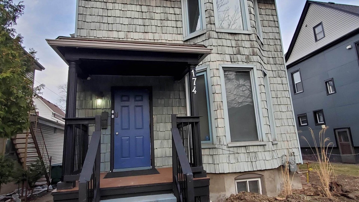 Windsor Apartment | Cozy Modern 2 bed home, great location by Riverside park
