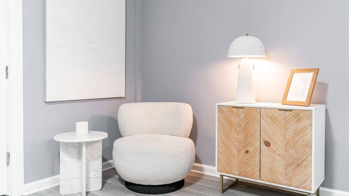 South Hackensack Apartment | Cozy Modern Apt Close to NYC! NO STEPS or Stairs