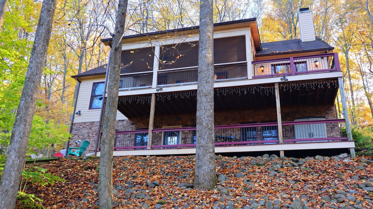 Nellysford Cabin | Cozy Modern Cabin near Wintergreen and Bold Rock