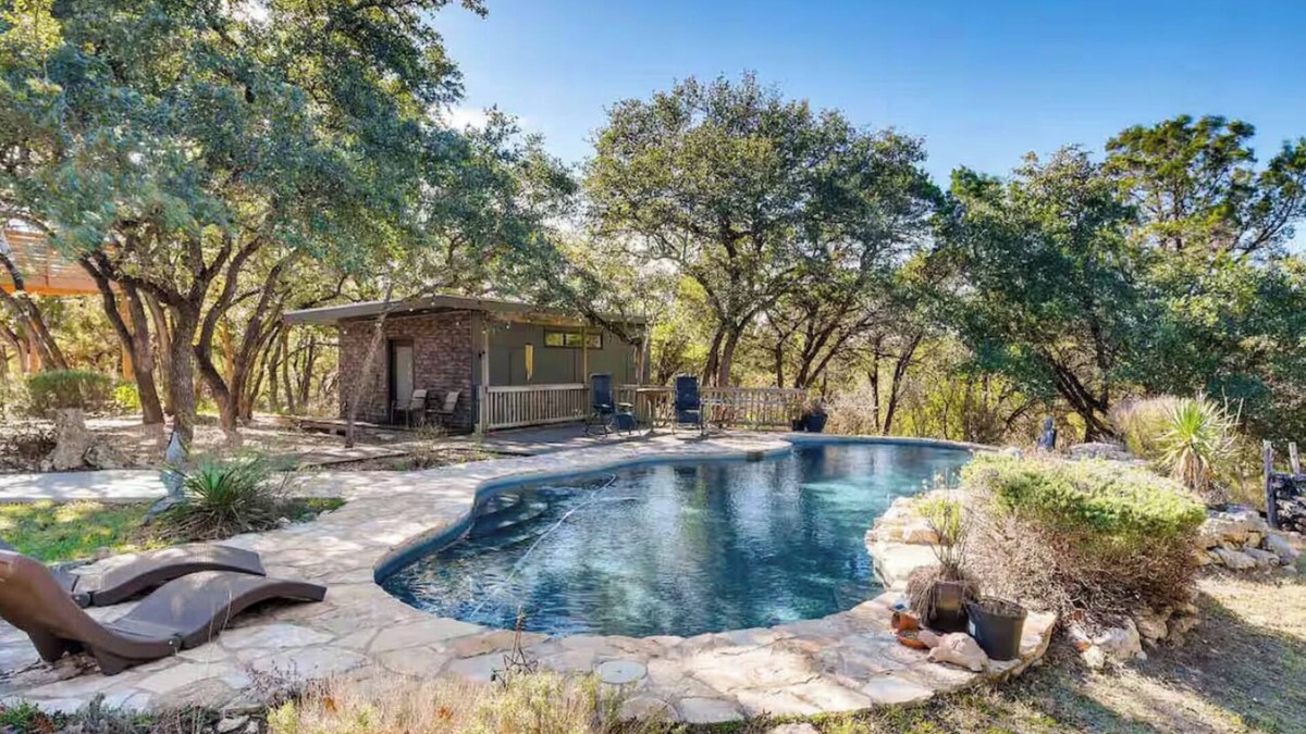 Austin Cabin | Cozy Modern Cabin wt Pool, Hot Tub, Fire pit and Goats, Alpacas, Chickens & Emus