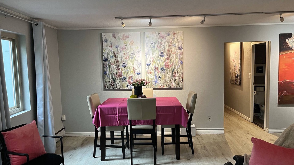 Downtown Seattle Condo | Cozy Modern Condo Next To Convention Center