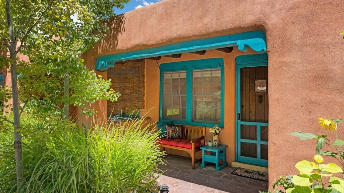 South Capitol Condo | Cozy & Modern Condo, Walk to Plaza