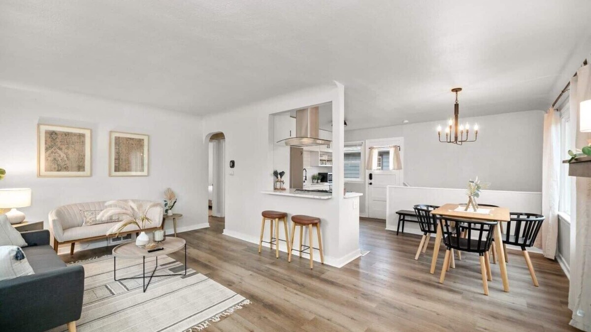 Spokane House | Cozy & Modern Downriver Spokane Home
