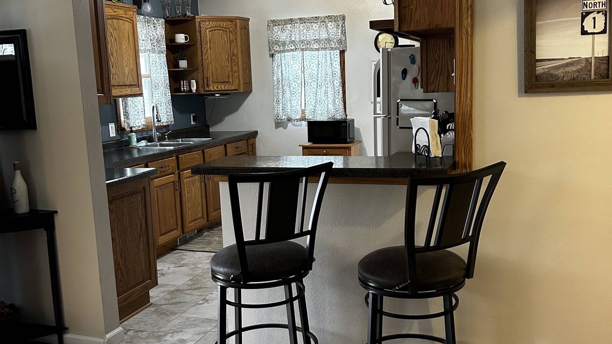 Grand Forks House | Cozy/Modern Home close to pool/park, quick Uber to downtown or the Univeristy
