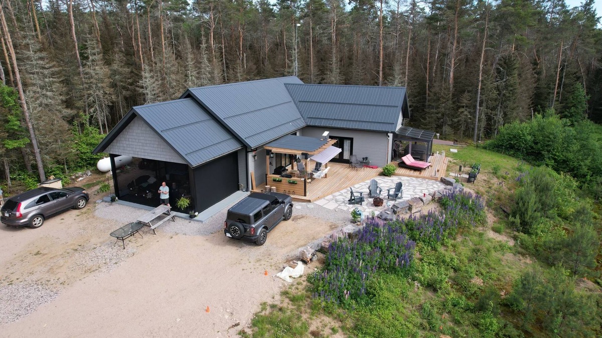 Unorganized North East Parry Sound House | Cozy Modern Home near many lakes and Algonquin Park and Skidoo/ATV Trails