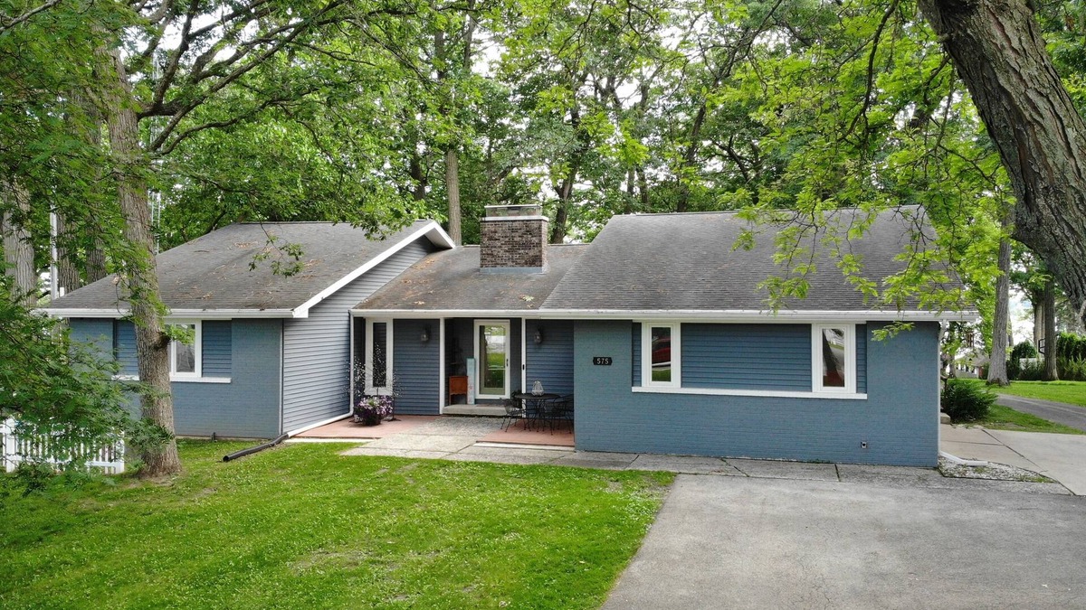 Green Lake House | Cozy, modern home with views of beautiful Green Lake. Sleeps up to 4 & lg. deck