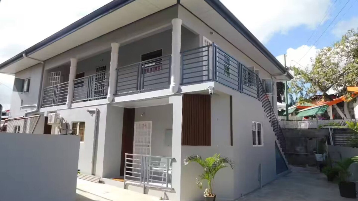 St. Joseph Villa | Cozy, modern retreat in Trinidad