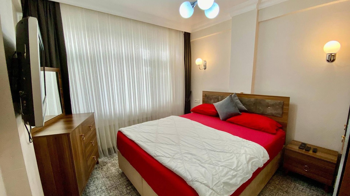 Fatih House | Cozy & Modern Room in Fatih . " Steps to Transportation "nJust for men