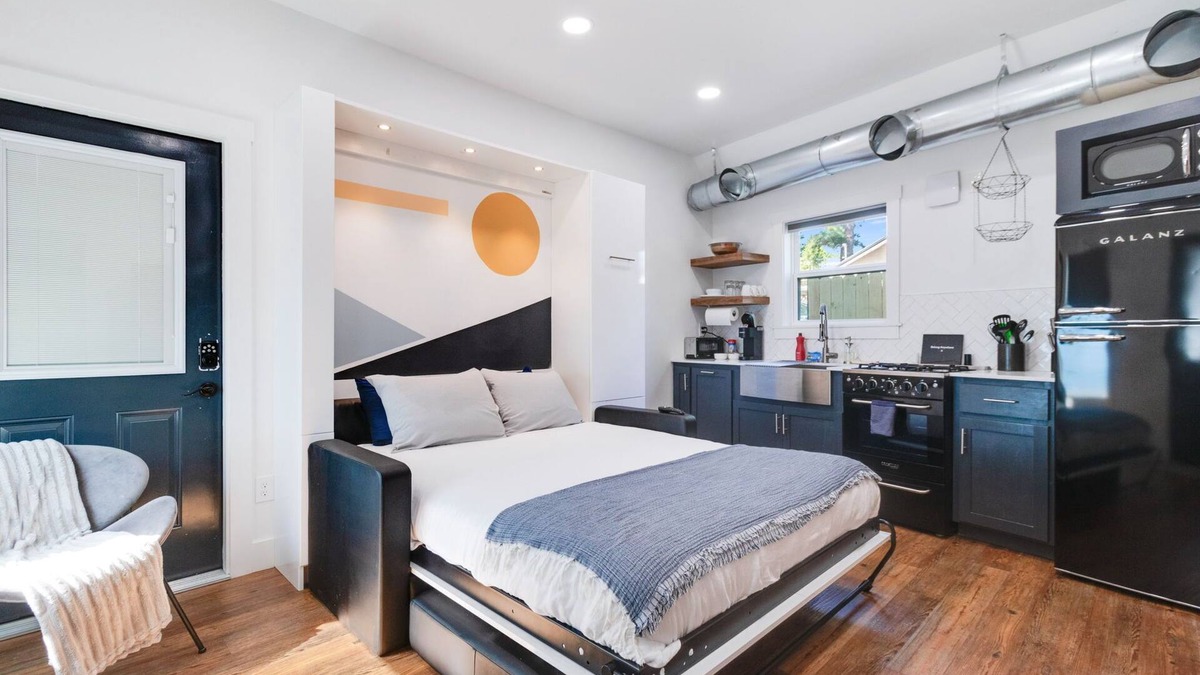 Freetown - Port Rico Apartment | Cozy Modern Studio - Free Parking with Washer & Dryer Perfect for 1 or 2 people!