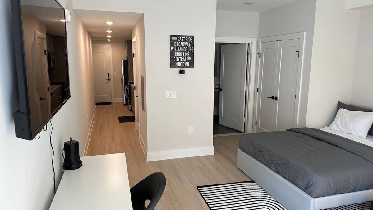 Historic Downtown Apartment | Cozy Modern Studio Apartment