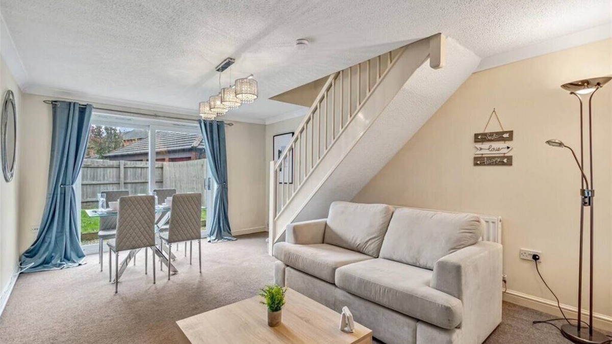 Clyst St Mary House | Cozy Modern Terraced House Near the City