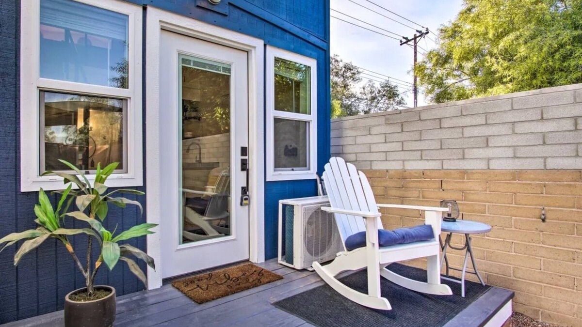 Peter Howell Apartment | Cozy, Modern Tiny Home, 1-bed, 1 bath - 10 minutes from UofA & other hotspots!