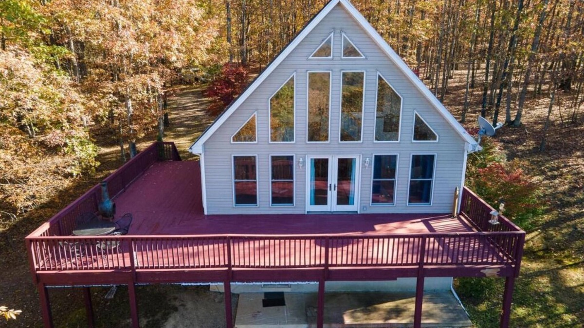 Great Cacapon Cabin | Cozy Mountain Cabin with Breathtaking Views