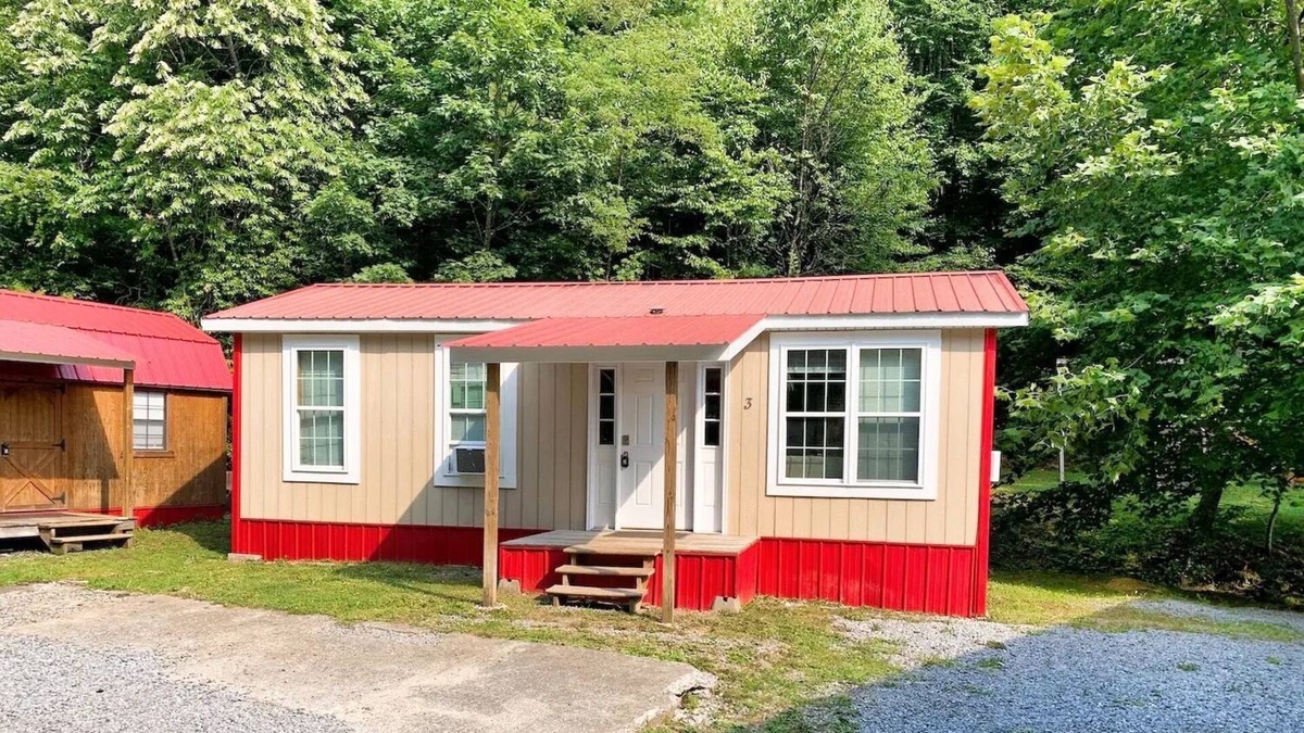 Northfork Cabin | Cozy Mountain Cabin within minutes to Hatfield McCoy and Outlaw Trails