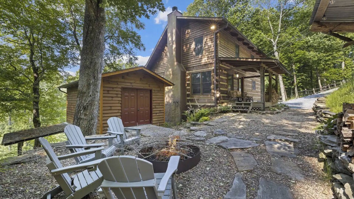 Boone Cabin | Cozy Mountain Cabin with Fenced Yard and Hot Tub! Dogs Welcome!