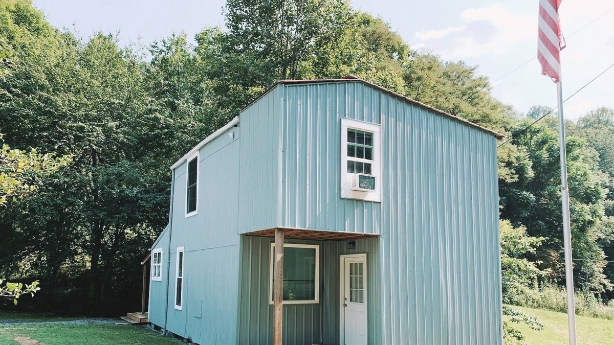 Northfork Cabin | Cozy Mountain Cabin within minutes to Hatfield McCoy and Outlaw Trails