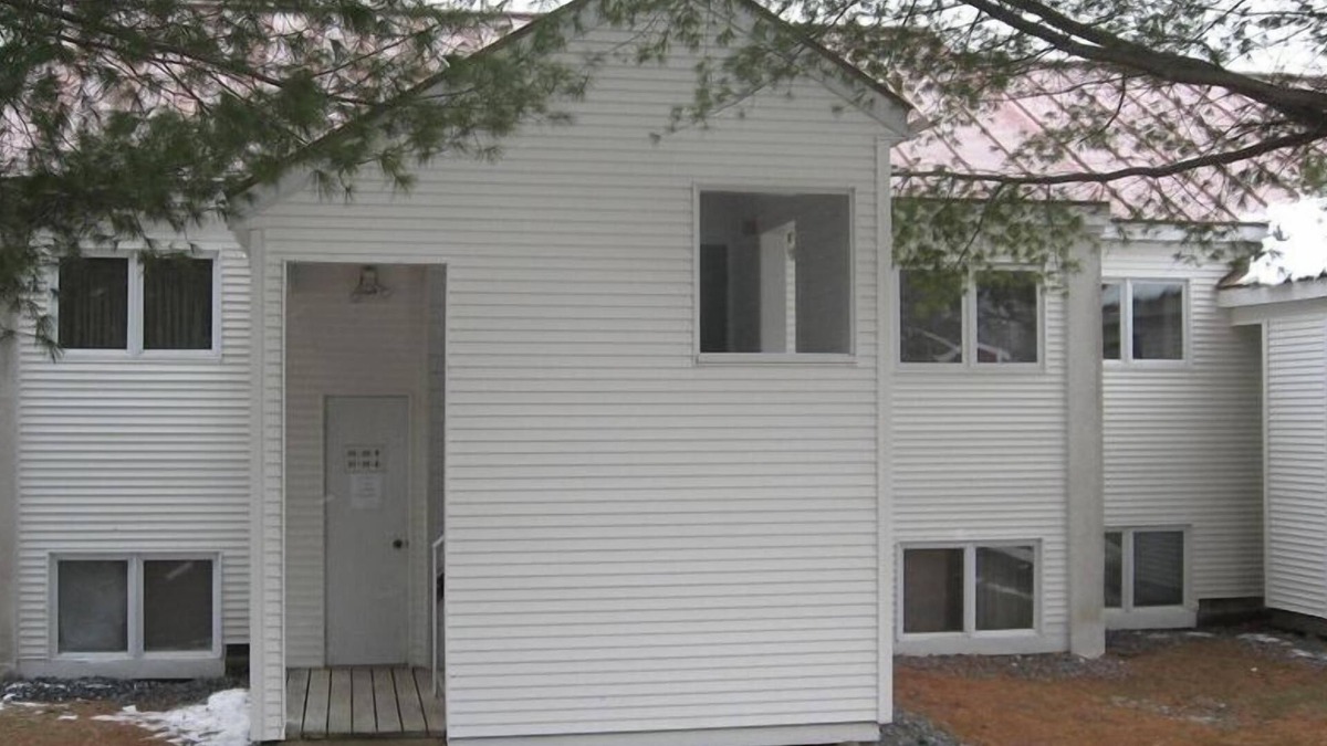 Warren Condo | Cozy Mountain Condo with Pool at Sugarbush and Warren Village