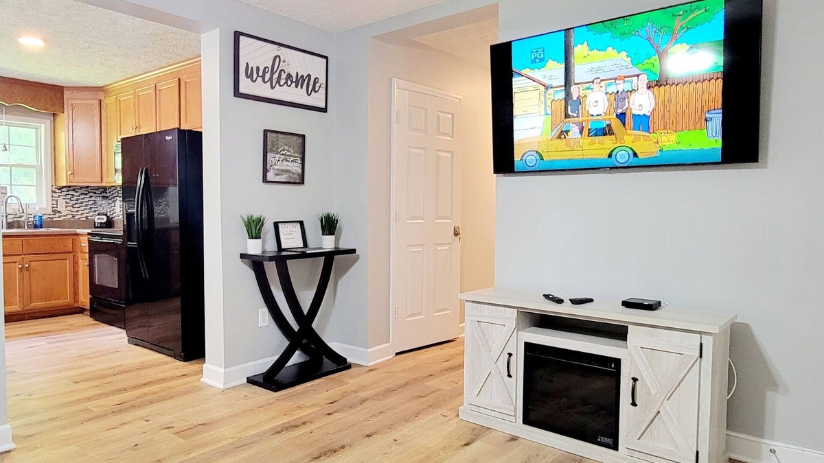 Kabletown Cottage | Cozy Mountain Cottage - Perfect for Friends, Family