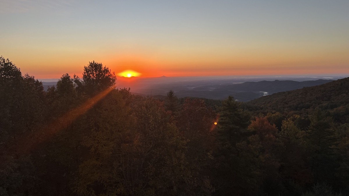 Glade Valley House | Cozy mountain retreat with spectacular view to unwind and relax. Pet friendly !