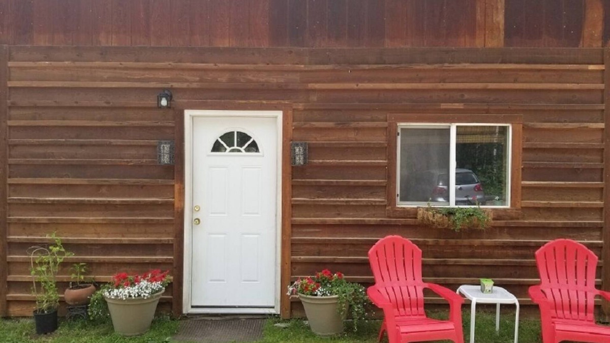 Coram Apartment | “Cozy Mountain Suites - #3 just 5 minutes from Glacier Park”