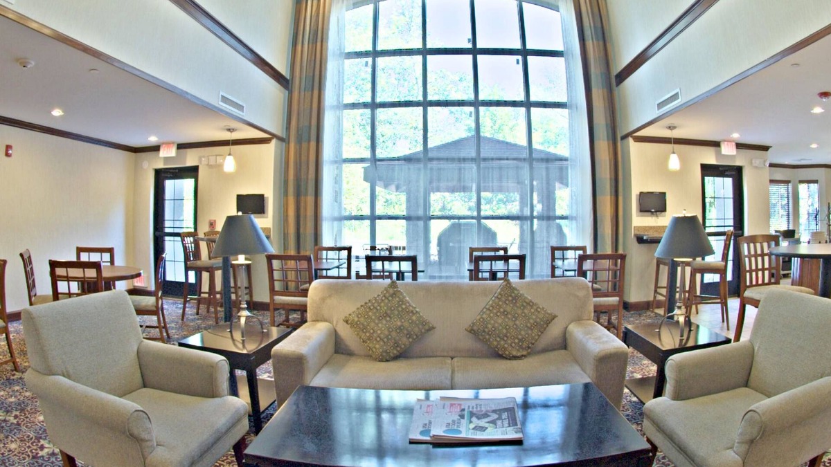 East Stroudsburg Condo | Cozy Mountain Retreat in the Heart of the Poconosn