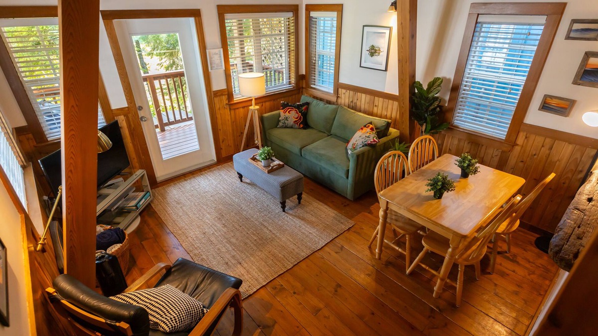 Ucluelet Cottage | Cozy Mountain View Cove-side Cottage & Sauna