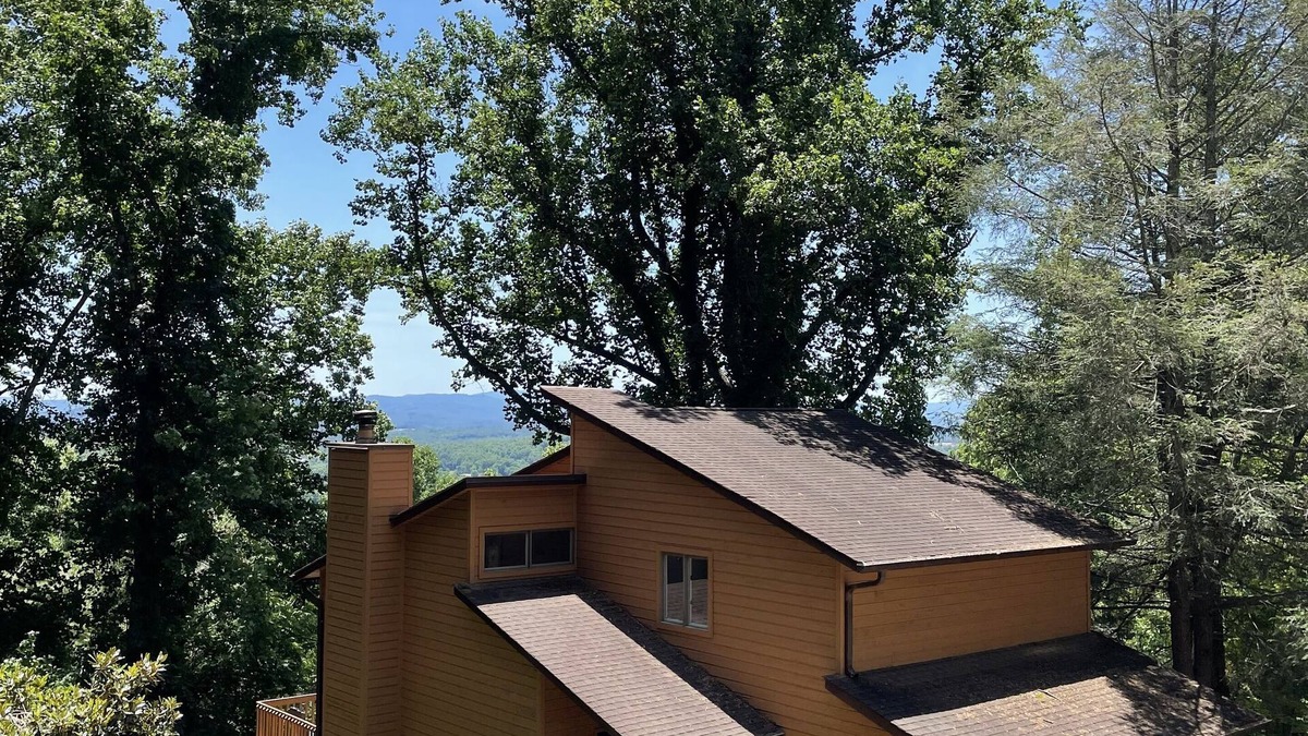 Royal Pines House | Cozy Mtn Home, Near Biltmore; 5 Star Views. Fab Provisions/Decor