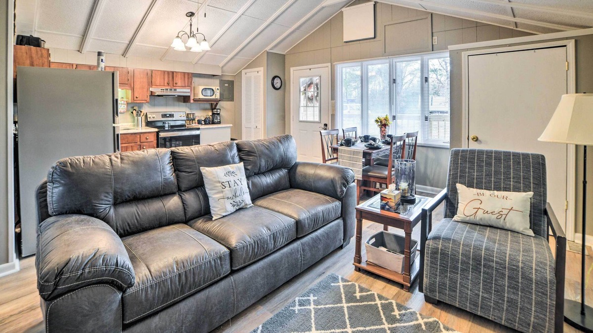 Almo Cabin | Cozy Murray Cabin ~ 1 Mi to Kentucky Lake!