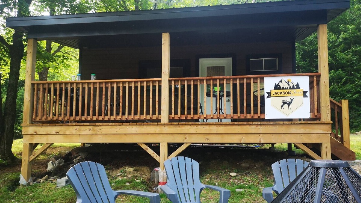 Sainte-Marguerite Ski Chalet | Cozy nature stay: Wi-Fi, air conditioning, BBQ balcony; near Miller Zoo, ideal f
