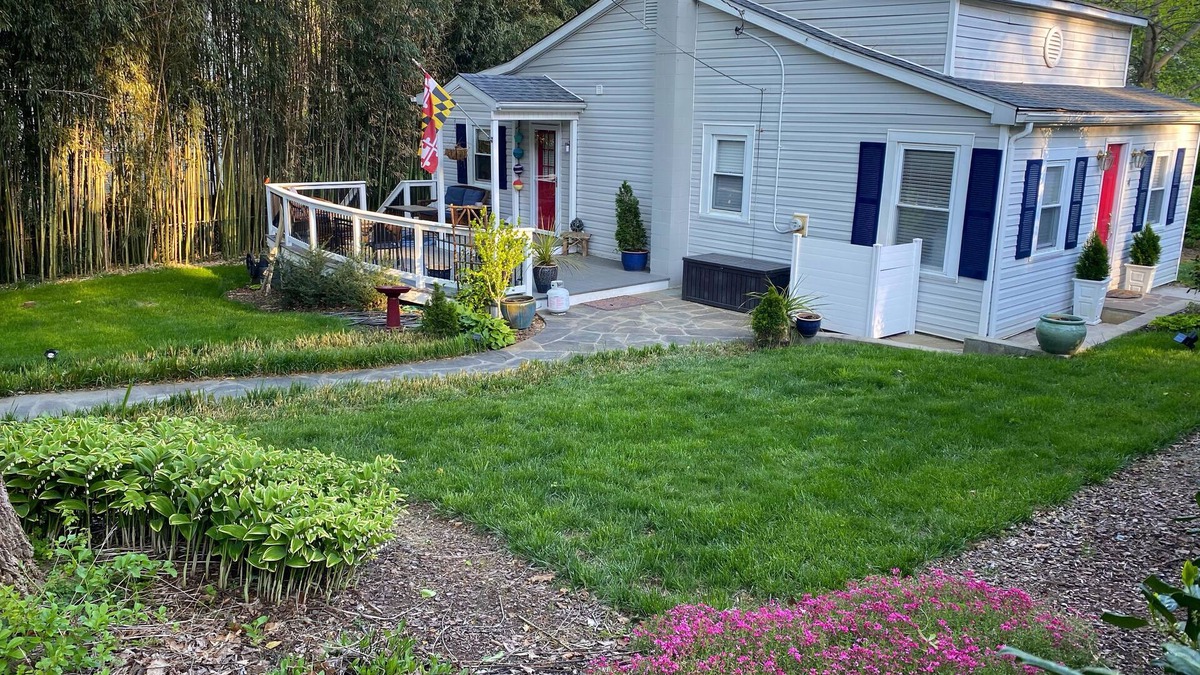 Epping Forest Cottage | Cozy Nautical Cottage in Annapolis w/Beautiful Outdoor Space