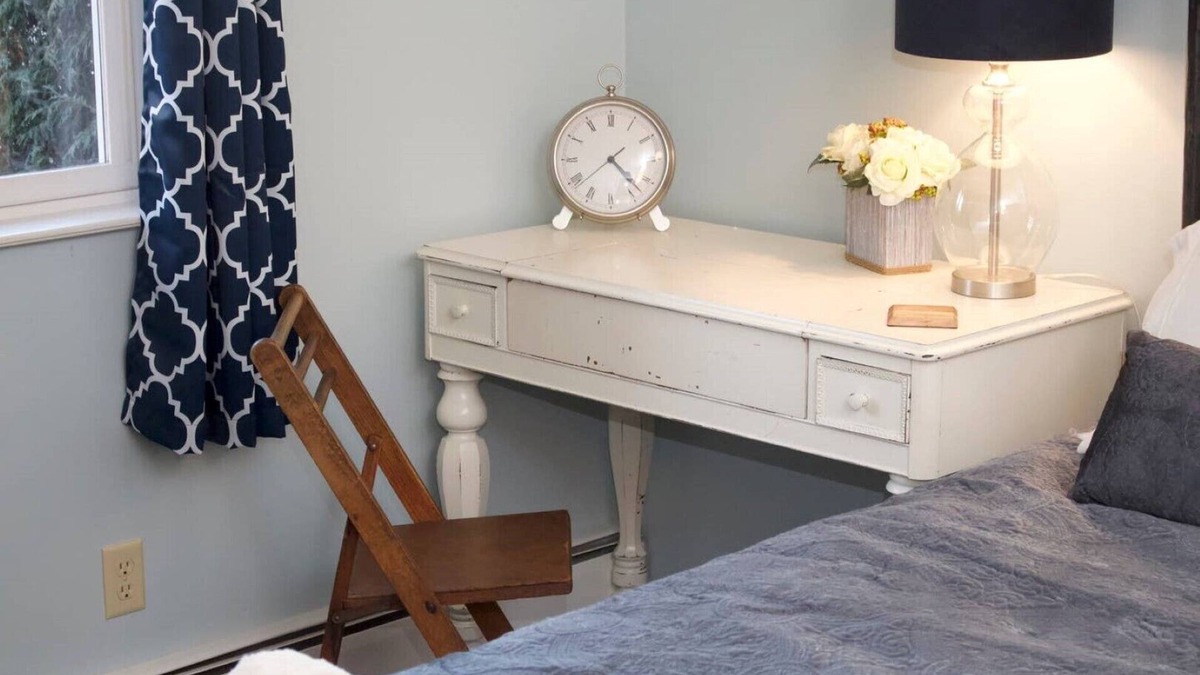 Walloon Lake Apartment | Cozy Nest in Walloon Village