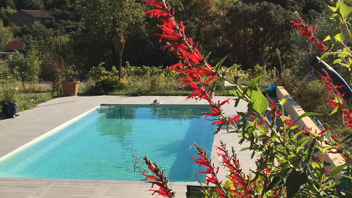 Berlou House | Cozy nest on property crossed by a beautiful stream, beautiful view, facing south