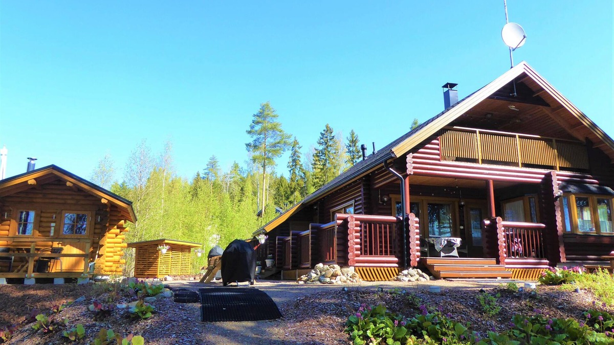 Sysma House | Cozy, new 5 star log cabin directly on the lake. Water, forest, winter sports