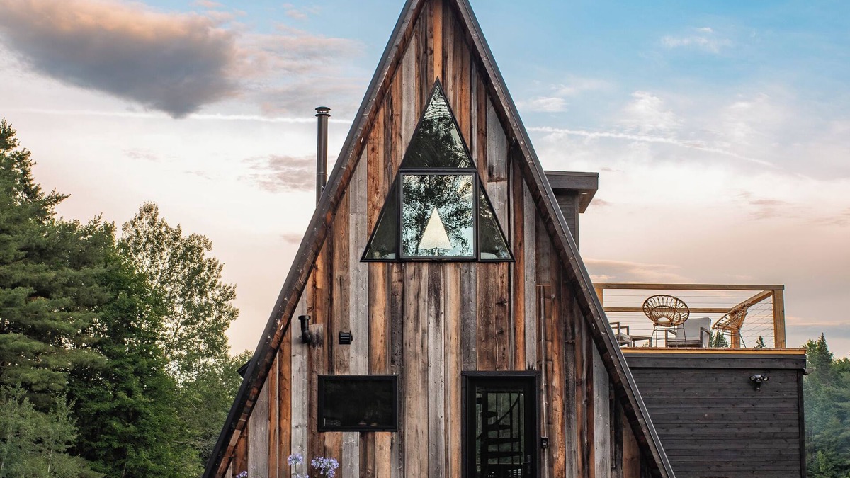 Lyndon Cabin | Cozy New A-frame on The Kingdom Trails with A/C, Wood Stove, Firepit, Foosball