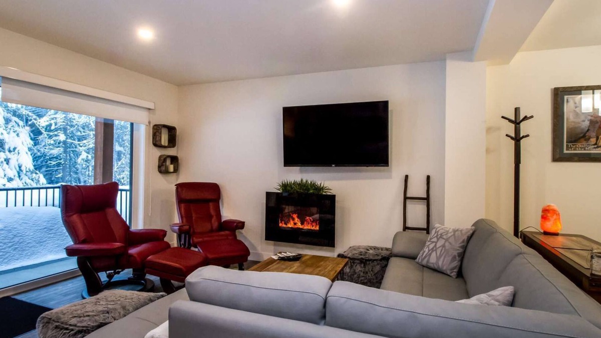 Revelstoke Condo | Cozy, New condo with Great Location only 2 minute drive to the ski resort